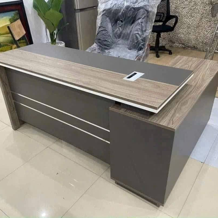 Bàn Làm Việc Giám Đốc Sang Trọng